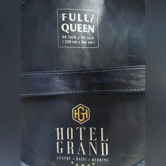 Hotel Grand White Down Comforter 650 Fill Power Classic Solid Queen Elegant Set